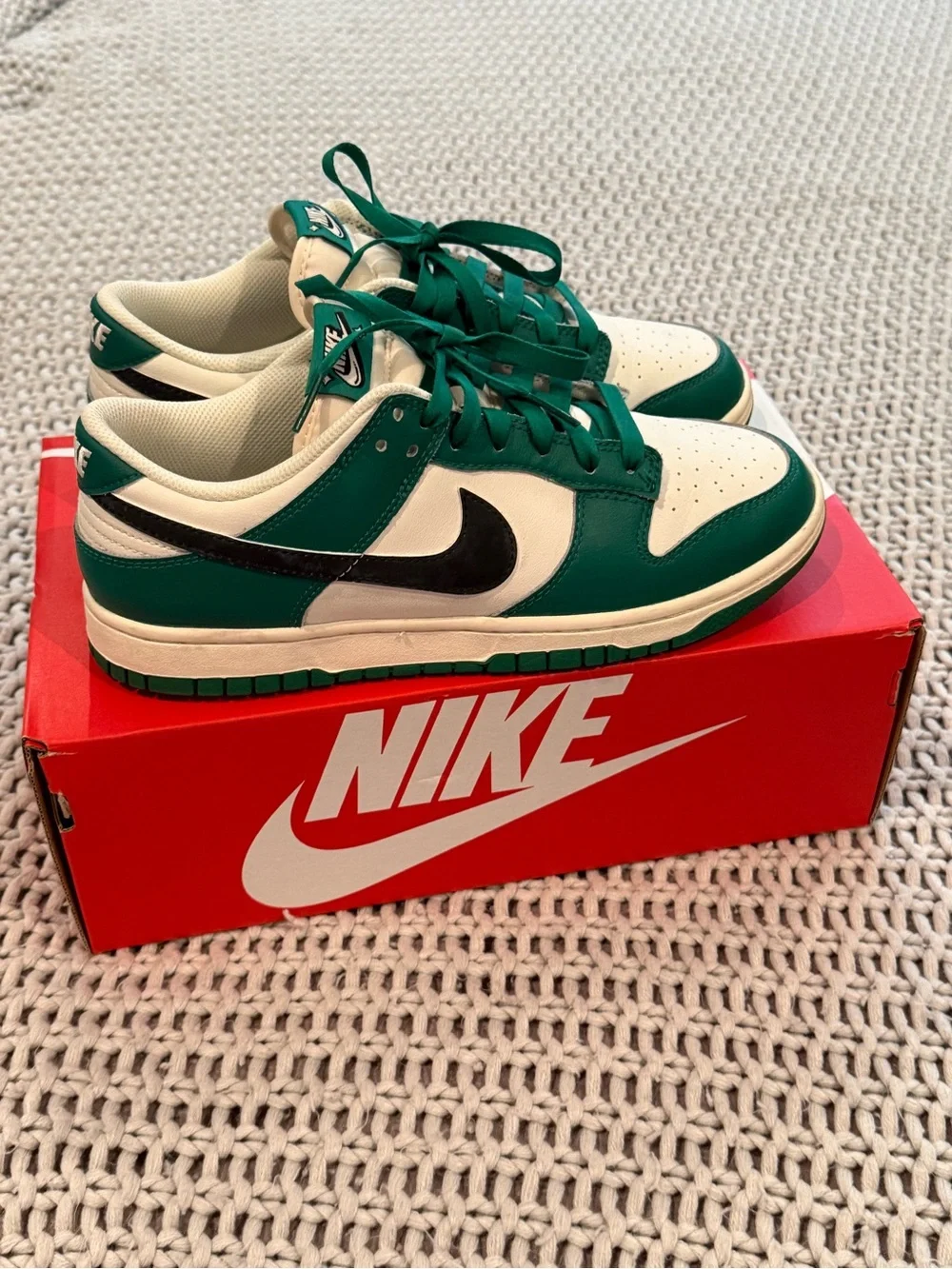 Nike White and Green Dunk-Style Low Tops